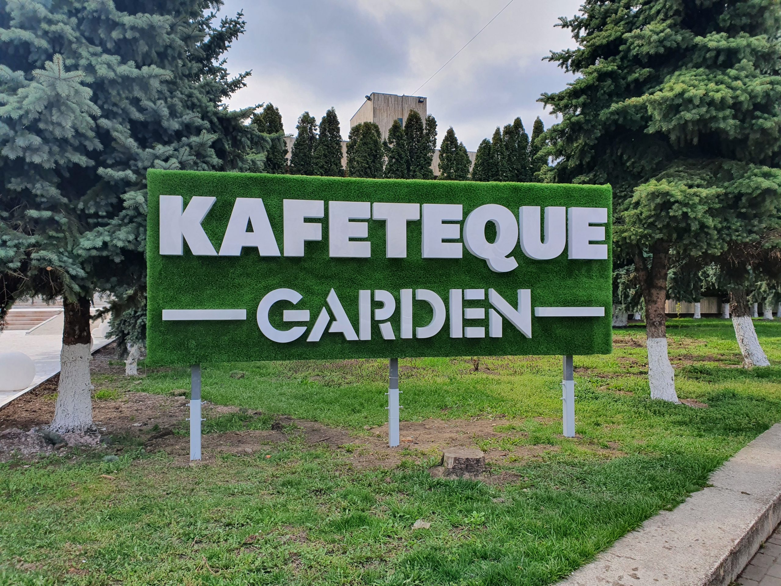 kafeteque-garden
